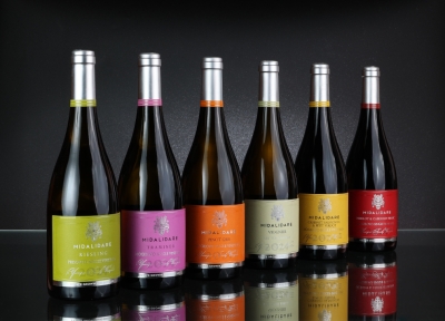 Colours in wine labeling