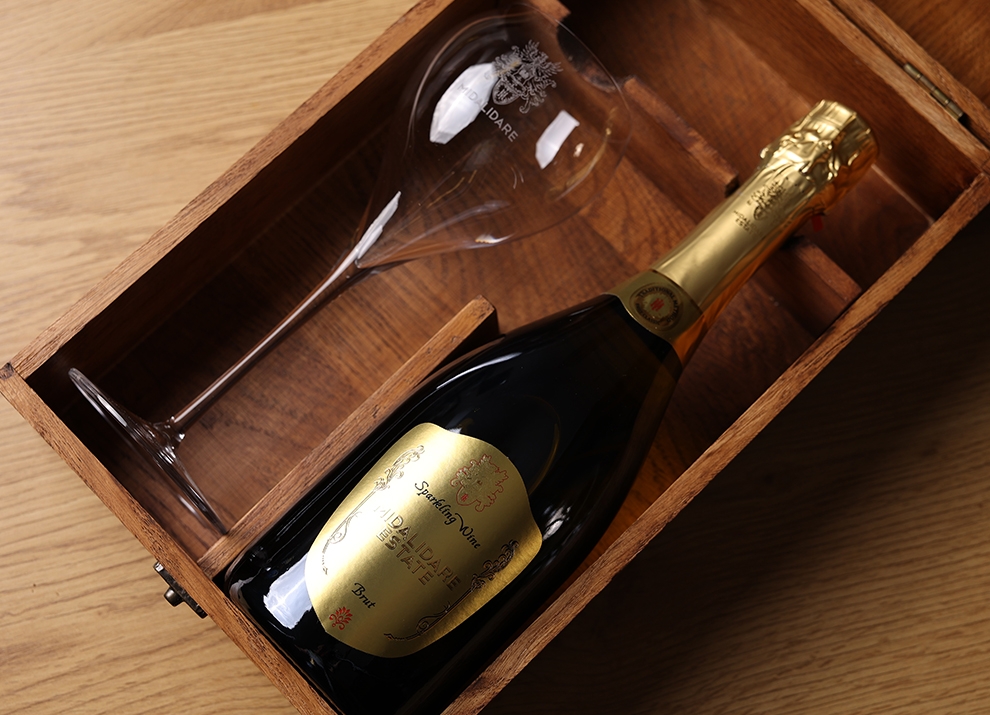 Sparkling Wine Guide: Non-vintage Brut Style