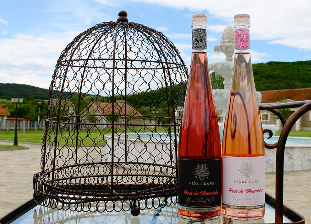 Лято, обагрено в розово